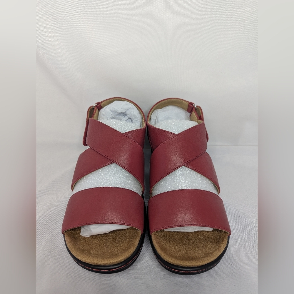 NWOB Trotters Nobu Leather Criss Cross Mid Wedge Sandal Womens Size 6.5W